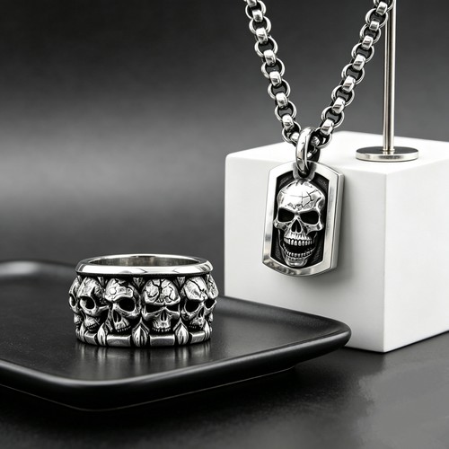 Collana con ciondolo teschio